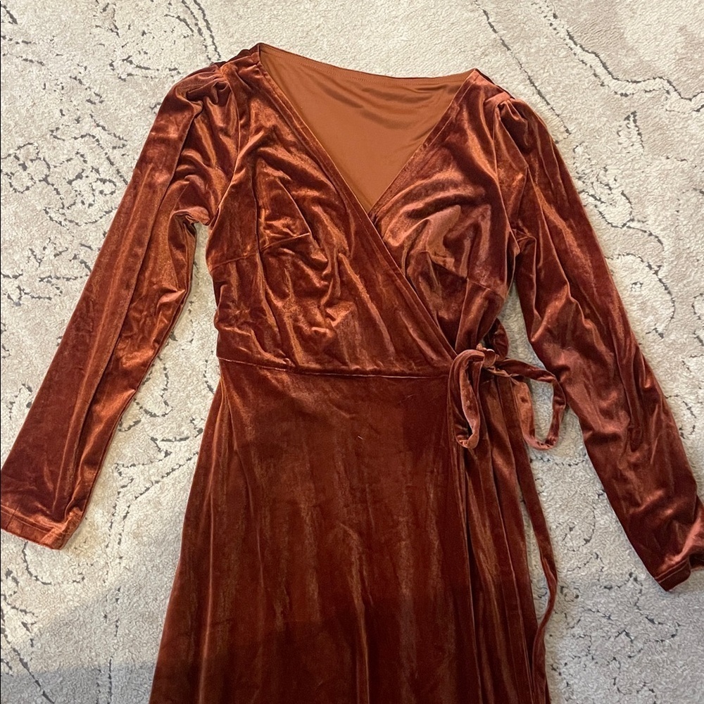 Fall Velvet Wrap dress - Picture 5 of 17